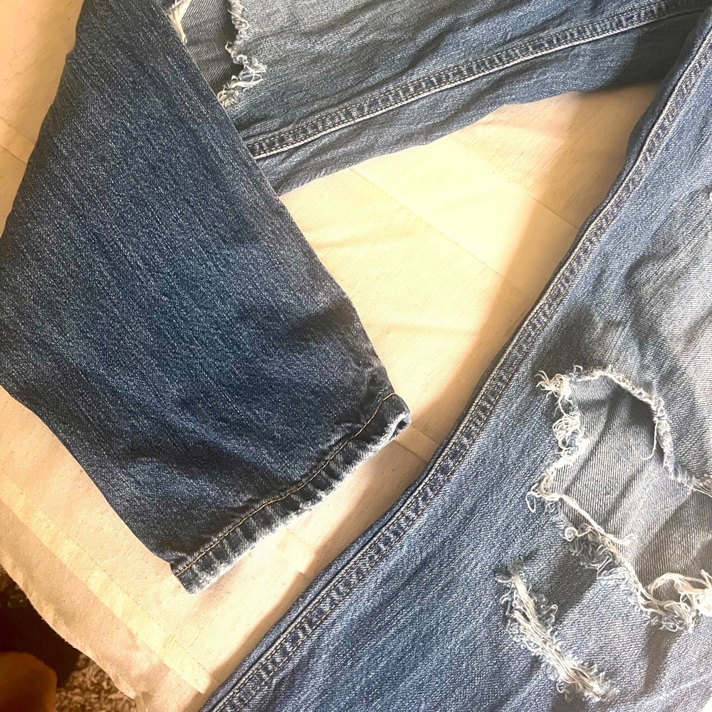 KanCan distressed jeans size 7 / 27 EUC